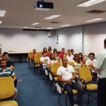 06/03/2014 - ALUNOS DE ENGENHARIA DE PRODUÇÃO VISITAM A DELPHI  - FOTO 4