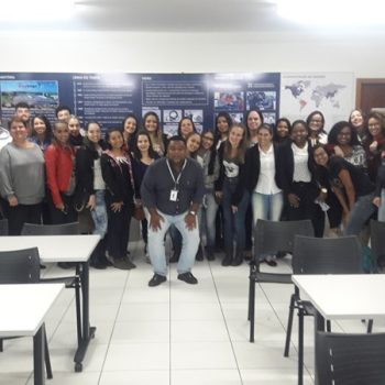 06/05/2016-VISITA À ELRING KLINGER AMPLIA O CONHECIMENTO DE ALUNOS DA FATEP SOBRE RECURSOS HUMANOS - FOTO 6