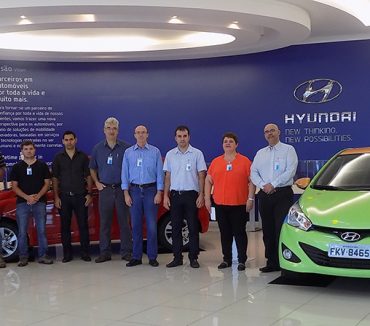 28-10-2015-Alunos visitam a Hyundai