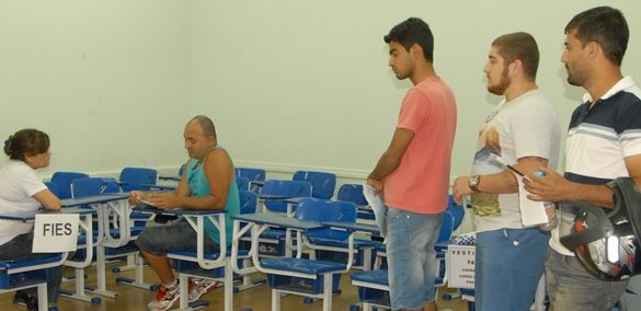 03/11/2014 – GALERIA – Fatep divulga aprovados amanhã (4)