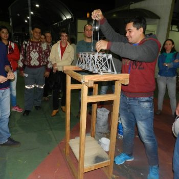 16-06-2016-ALUNOS PARTICIPAM DO DESAFIO PONTE DE MACARRÃO DA FATEP - FOTO 22