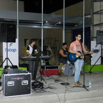 09-08-2016-COM MÚSICA, FATEP RECEBEU ALUNOS NO NOVO CAMPUS - FOTO 8