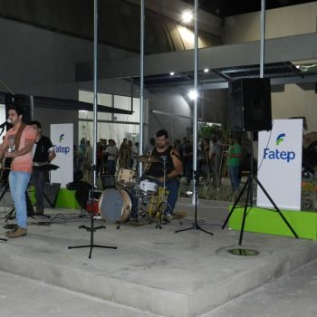 09-08-2016-COM MÚSICA, FATEP RECEBEU ALUNOS NO NOVO CAMPUS - FOTO 9