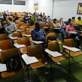 17/09/2015 - GALERIA - ALUNOS DE LOGÍSTICA PARTICIPAM DE PALESTRA NA FATEP - FOTO 4