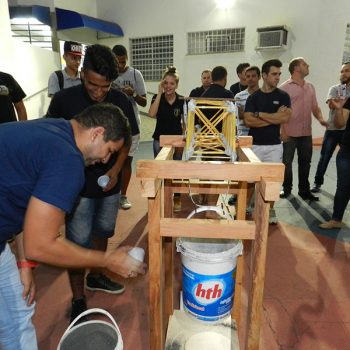 26-11-2015-ALUNOS DE ENGENHARIA CIVIL DA FATEP ENFRENTAM O DESAFIO PONTE DE MACARRÃO - FOTO 15