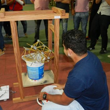 26-11-2015-ALUNOS DE ENGENHARIA CIVIL DA FATEP ENFRENTAM O DESAFIO PONTE DE MACARRÃO - FOTO 18