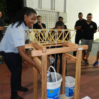 26-11-2015-ALUNOS DE ENGENHARIA CIVIL DA FATEP ENFRENTAM O DESAFIO PONTE DE MACARRÃO - FOTO 24