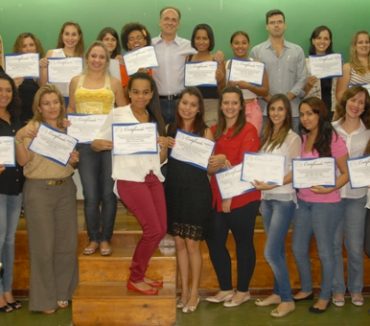 15/04/2013 – Encerramento do 8º ciclo de estudos de RH conta com entrega de certificados parciais