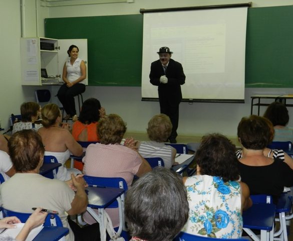 27/02 – Primeira aula inaugural da Faculdade Aberta da Terceira Idade traz reflexões sobre texto de Charles Chaplin