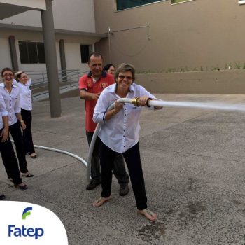 06-09-2016-BRIGADA DE INCÊNDIO: BOMBEIRO TREINA COLABORADORES DA FATEP - FOTO 2