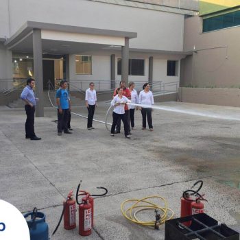 06-09-2016-BRIGADA DE INCÊNDIO: BOMBEIRO TREINA COLABORADORES DA FATEP - FOTO 4