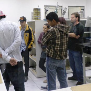 12/05/2015 - VISITAS TÉCNICAS TRANSFEREM NOÇÕES TEÓRICAS PARA VIVÊNCIA PRÁTICA - FOTO 25