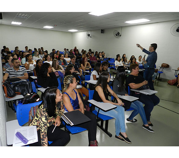 COBERTURA FOTOGRÁFICA – Palestra e entrega de certificados parciais do curso de RH