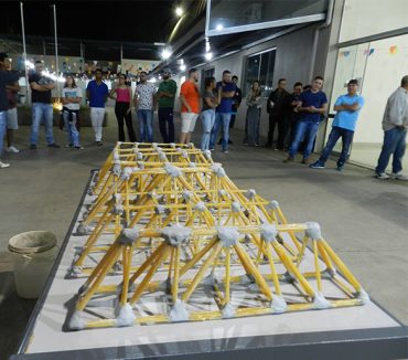 Alunos do curso de Engenharia Civil da Fatep participam do Desafio Ponte de Macarrão