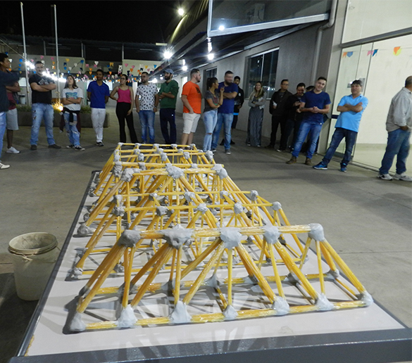 Alunos do curso de Engenharia Civil da Fatep participam do Desafio Ponte de Macarrão