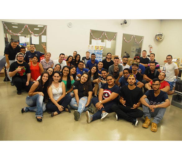 Alunos do curso de Logística da Fatep transformam aula em ação solidária