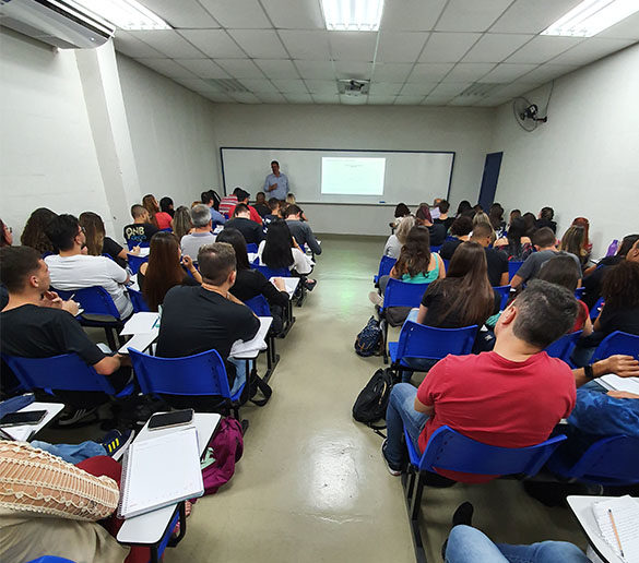 Aula Magna de Administração recebe profissional da Hyundai Mobis